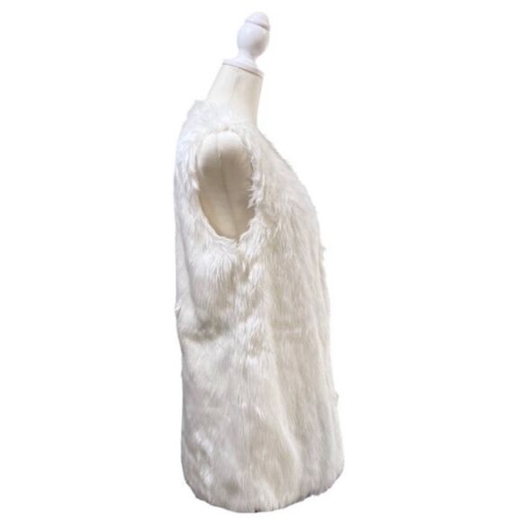 Romeo & Juliet Couture White Faux Fur Lined Hook and Eye Closure Vest Size Small - Picture 3 of 11